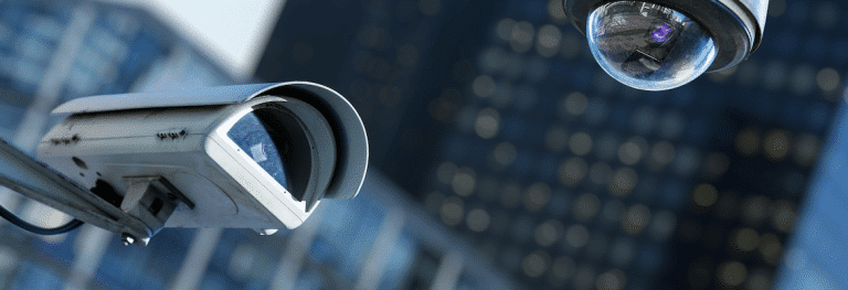 Twee security camera's